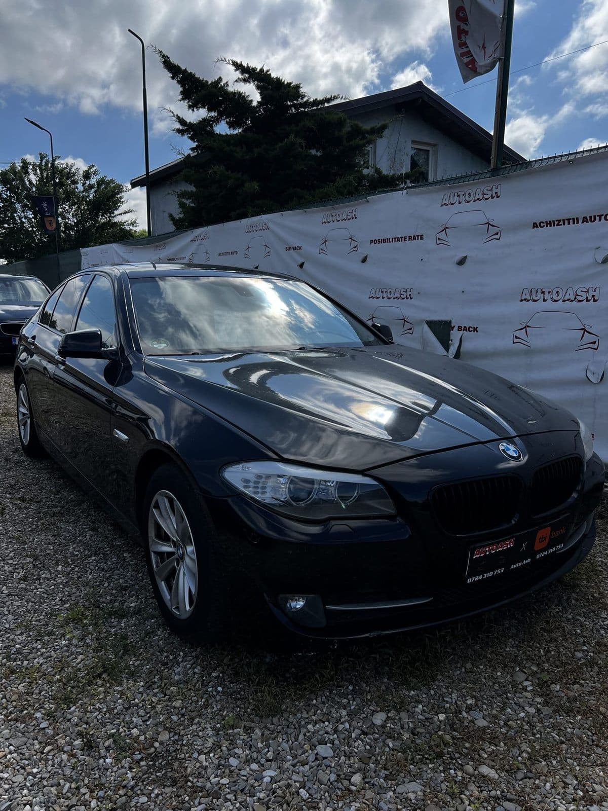 BMW Seria F10 520d 2013 — fotografia 1 din 5