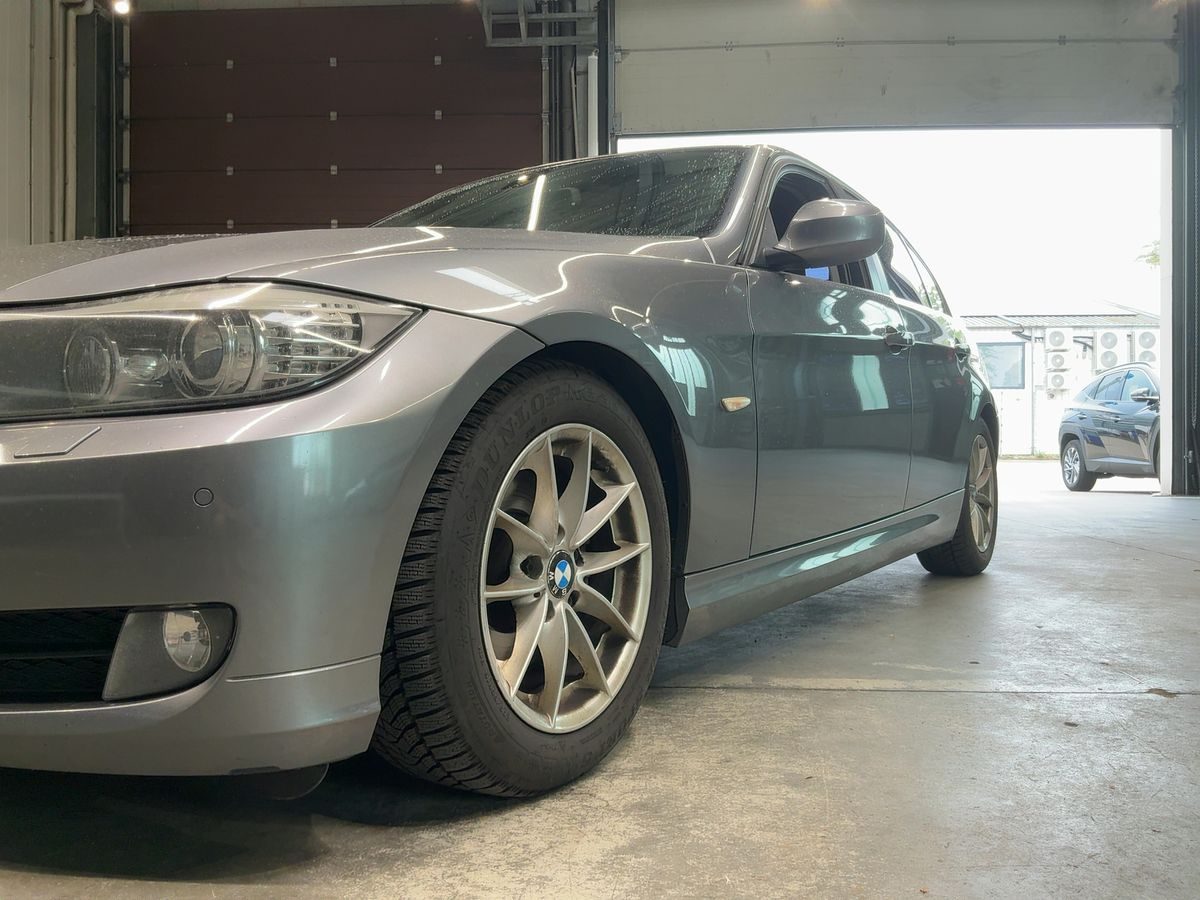 BMW Seria 3 E90 — fotografia 1 din 10